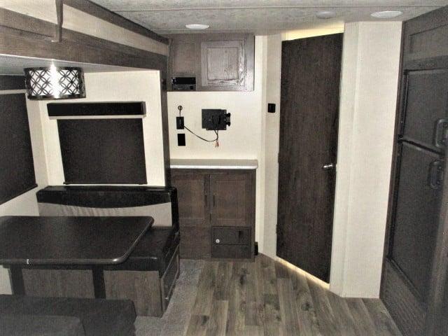 USED 2018 FOREST RIVER HERITAGE GLEN 26RLHL - Jack's Campers